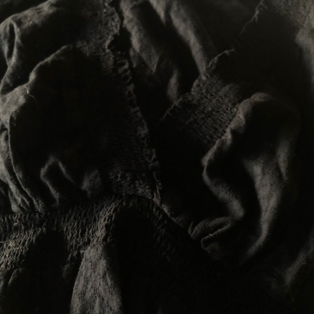 GUESS Top - Picture 2 of 4